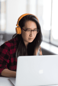 girl-with-headphones